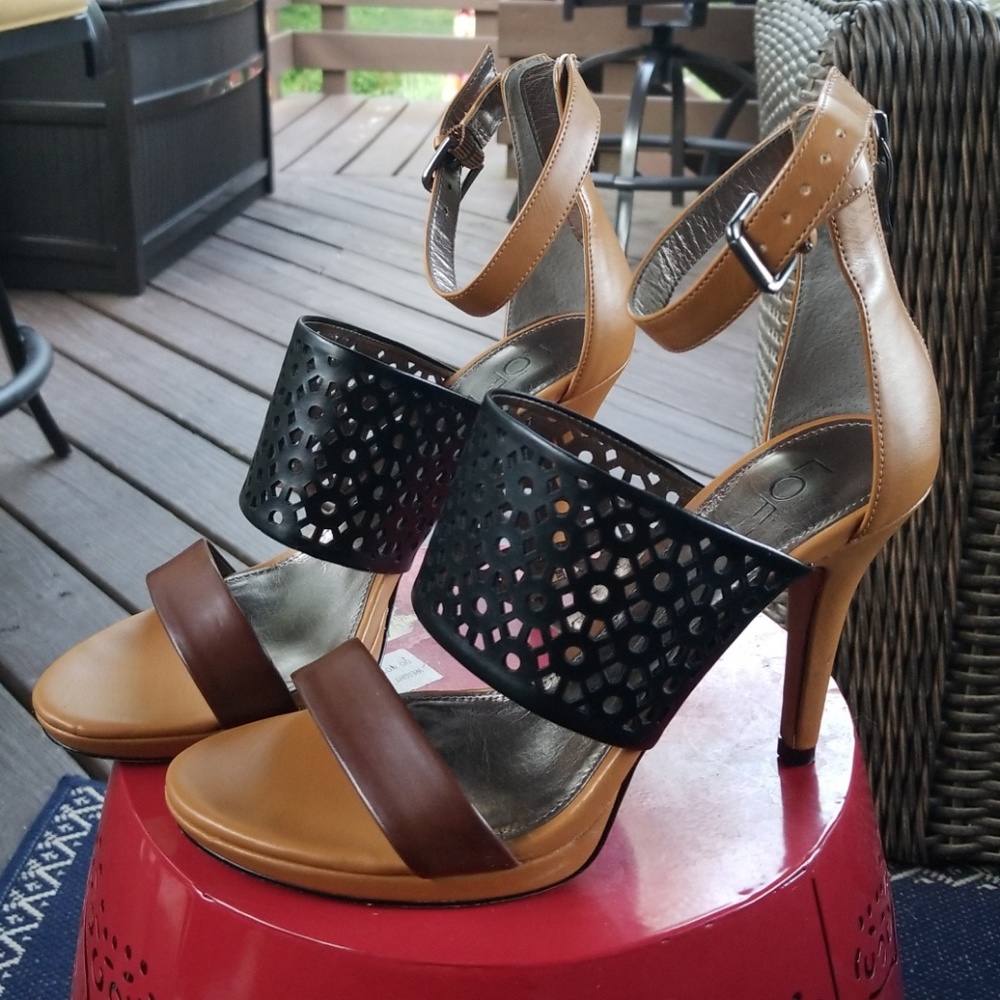 Ann Taylor Loft oe oe Belmont heel